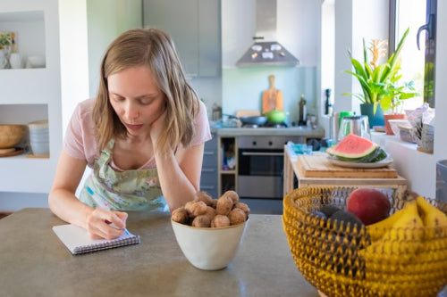 What Makes Hormone-Friendly Snacks Suitable for Everyday Routines